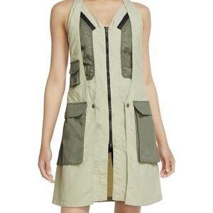 Women's 23‎ Engineered utility Vest model by Jordan from the SP2022 season large